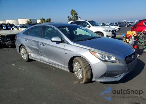 2016 Hyundai Sonata Hybrid z USA, uszkodzony, nr VIN KMHE24L15GA012026